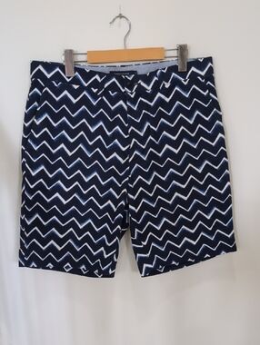 TOMMY HILFIGER | Men's Navy/Blue Chevron Chino Flat Front Shorts